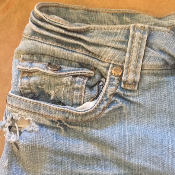 🆕Denim Mini Skirt - Picture 2 of 10